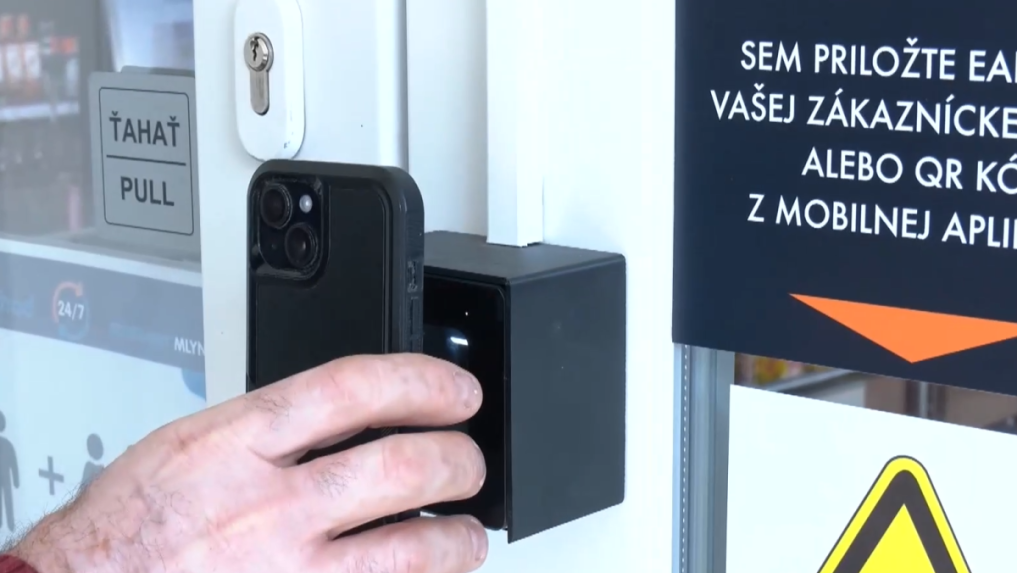 V potravinách v obci Mlynky predavačky strieda umelá inteligencia.