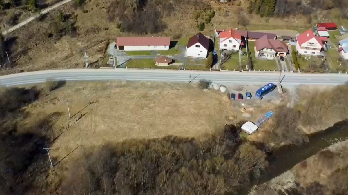 Obyvateľom Novej Bystrice m&aacute; za domami vyr&aacute;sť kompost&aacute;reň. Obec obi&scaron;la vlastn&yacute;ch občanov i z&aacute;kon