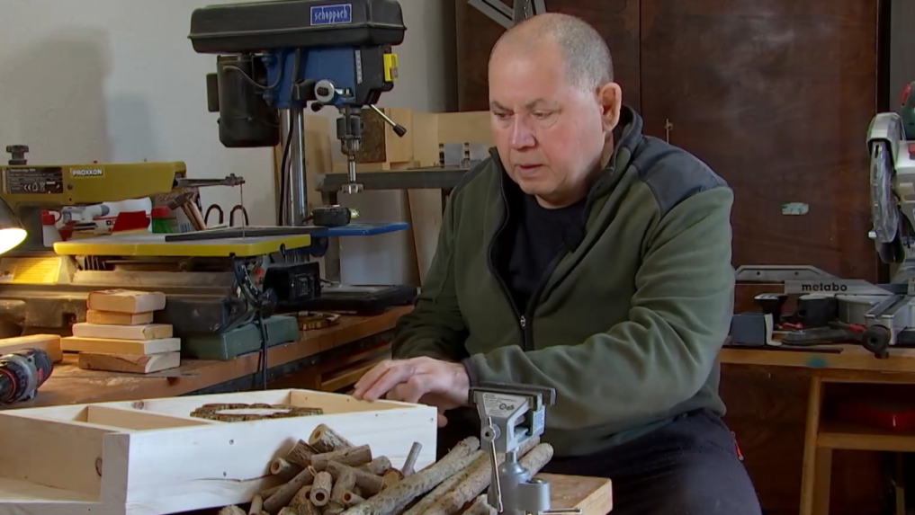 Rezbár Jozef Slávik sa kedysi venoval aj výrobe fujár.