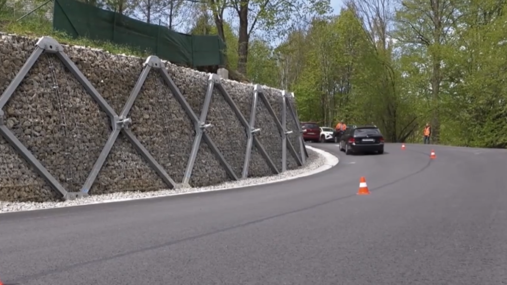 Cesta pri Králikoch.