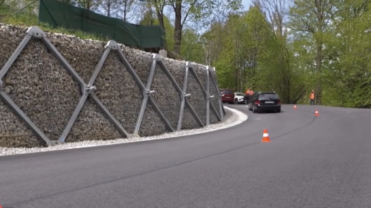 Cesta pri Králikoch.