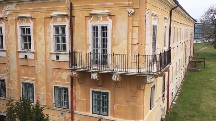 N&aacute;rožn&yacute; balk&oacute;n, ktor&yacute;&nbsp;je unik&aacute;tom na Slovensku.