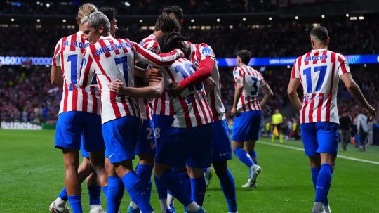 Atlético Madrid v semifinále Ligy majstrov remizovalo s Arsenalom, Dávid Hancko v drese domácich zavinil penaltu