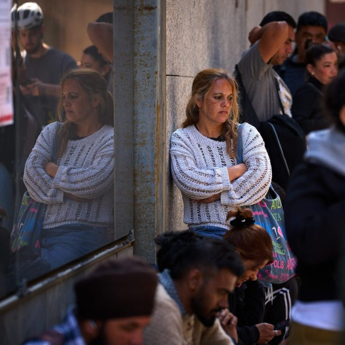 prisťahovalci pred úradom