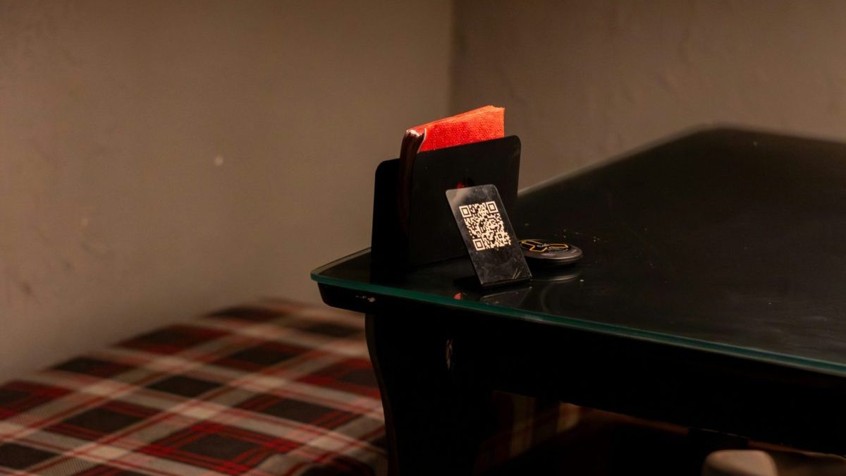 Oddnes predajcovia musia prij&iacute;mať aspoň jednu formu bezhotovostnej platby, použitie hotovosti to neovplyvn&iacute;