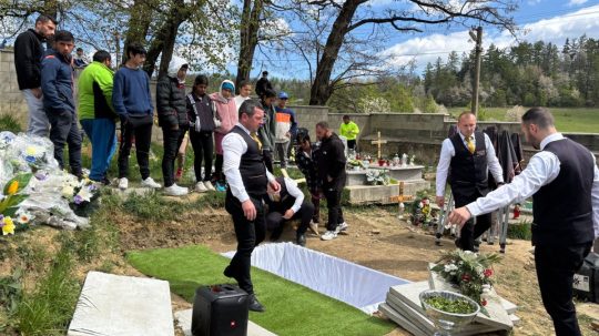 Na snímke pohreb v Bijacovciach.