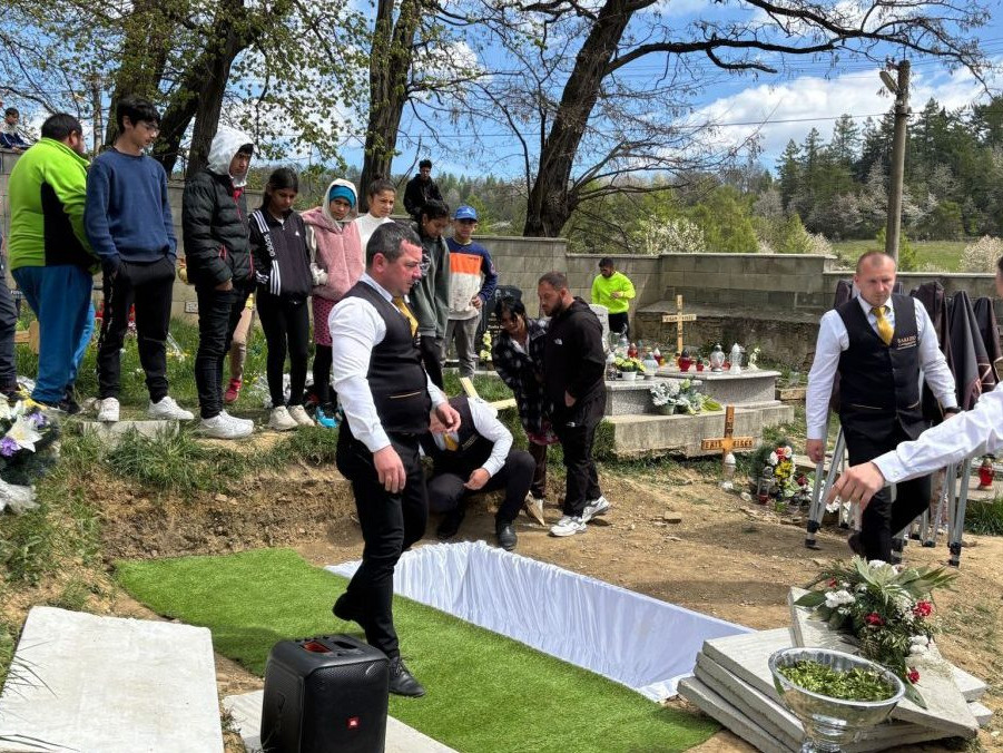 Na snímke pohreb v Bijacovciach.