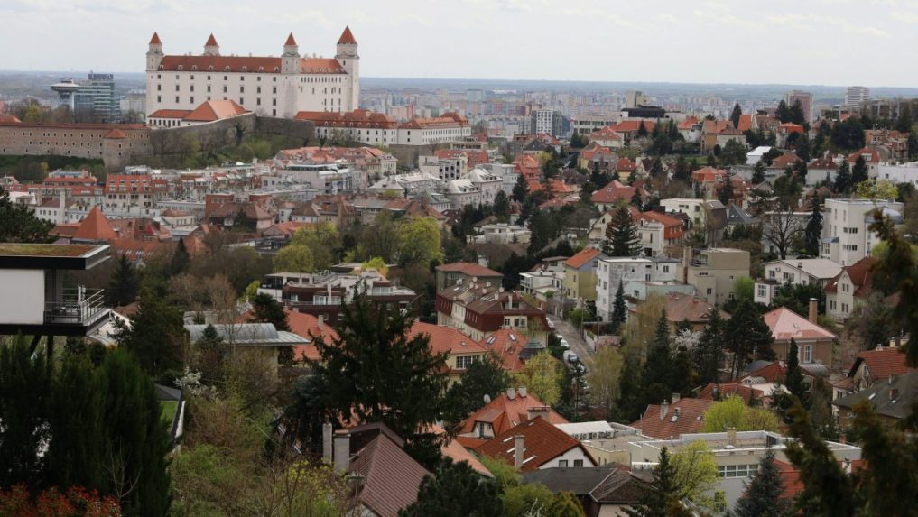 Na ilustračnej snímke pohľad na Bratislavu.