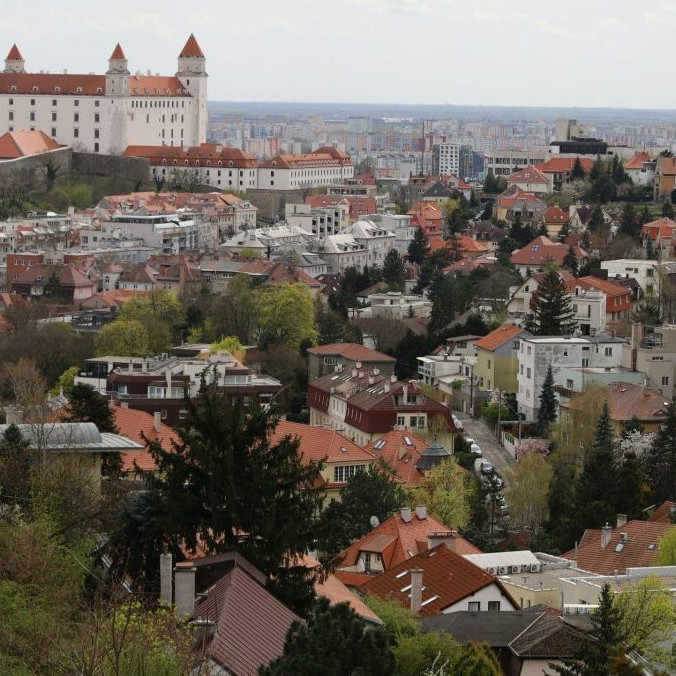 Na ilustračnej snímke pohľad na Bratislavu.