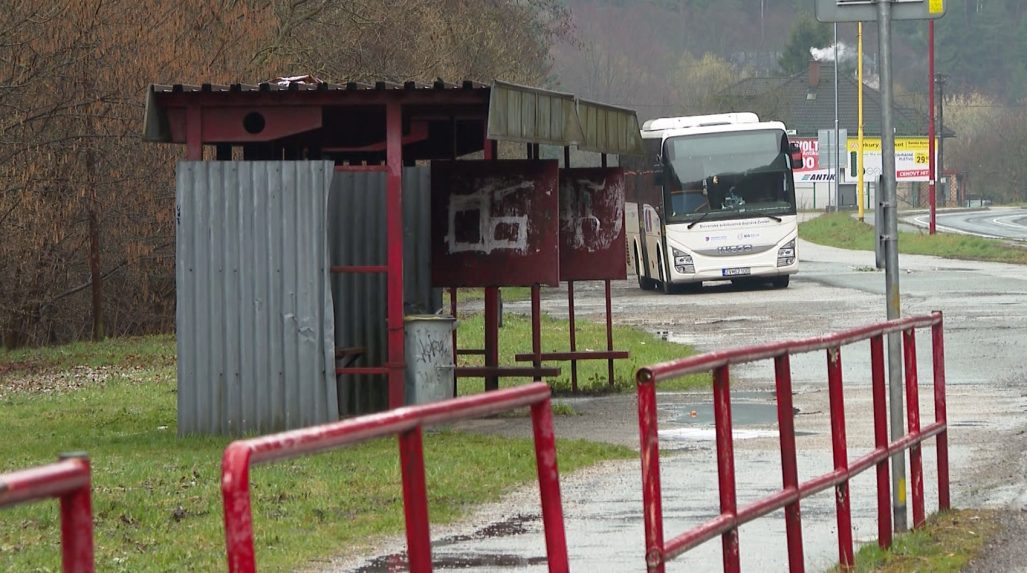 Autobusová stanica v Podbrezovej.