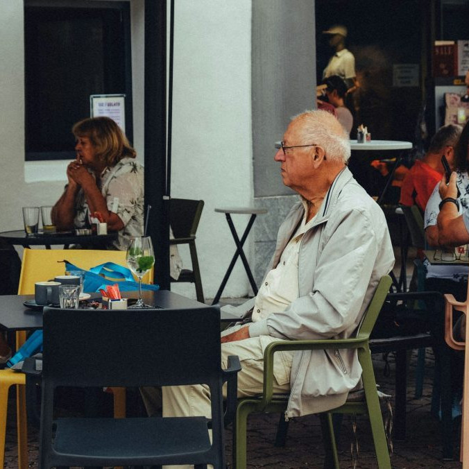 Na ilustračnej snímke dôchodca.