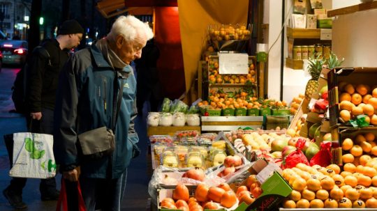 Na ilustračnej snímke dôchodca.