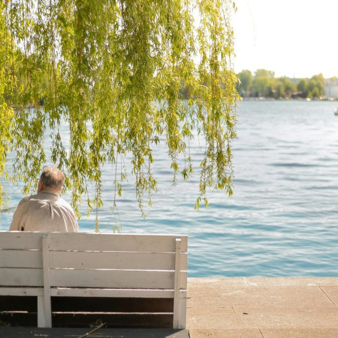 Na ilustračnej snímke dôchodcovia.