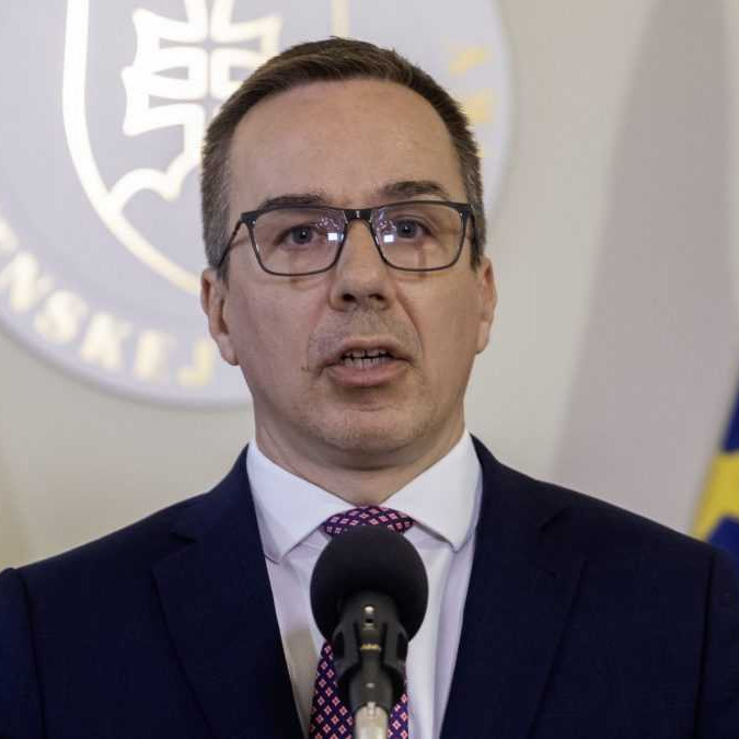 Minister práce Erik Tomáš.