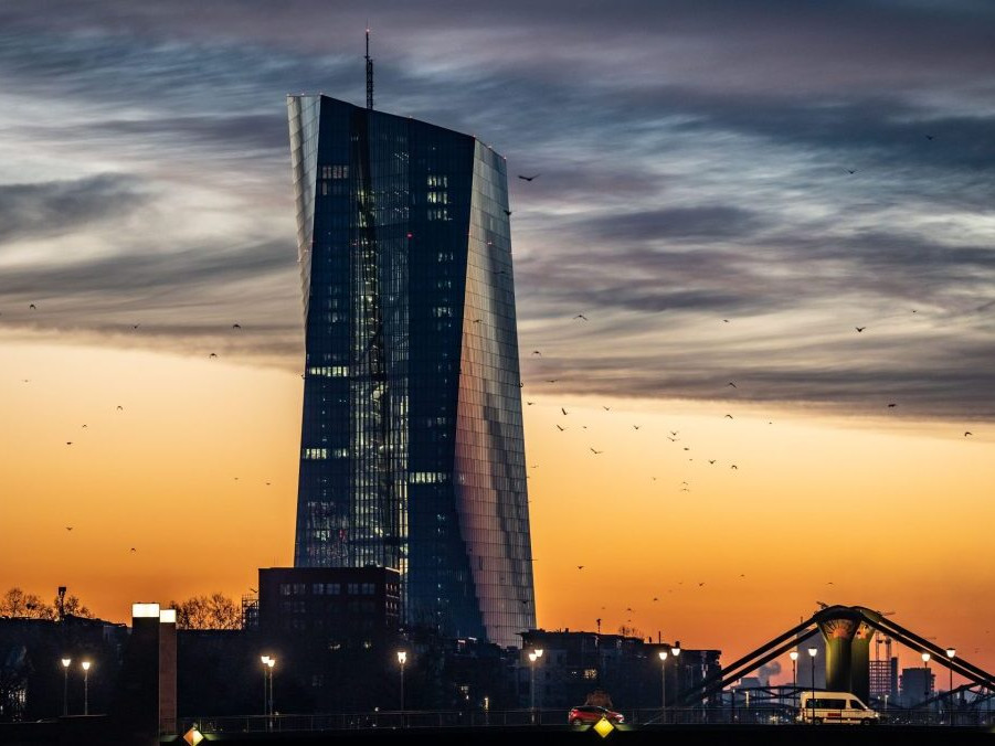 Na ilustračnej snímke budova Európskej centrálnej banky.