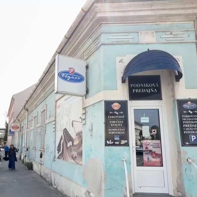 Na ilustračnej snímke podniková predajňa Figaro.