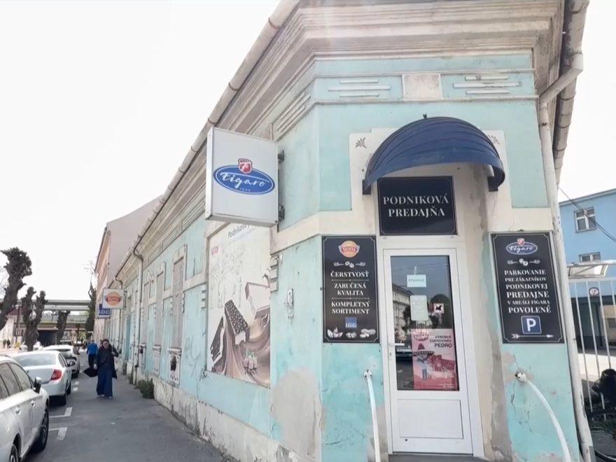 Na ilustračnej snímke podniková predajňa Figaro.