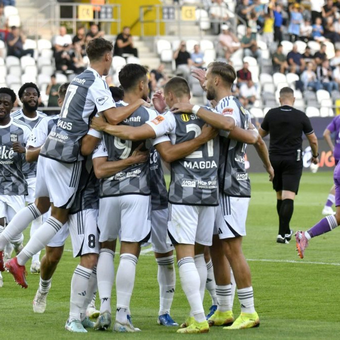 Radosť hráčov FC Košice po góle v zápase proti KFC Komárno.