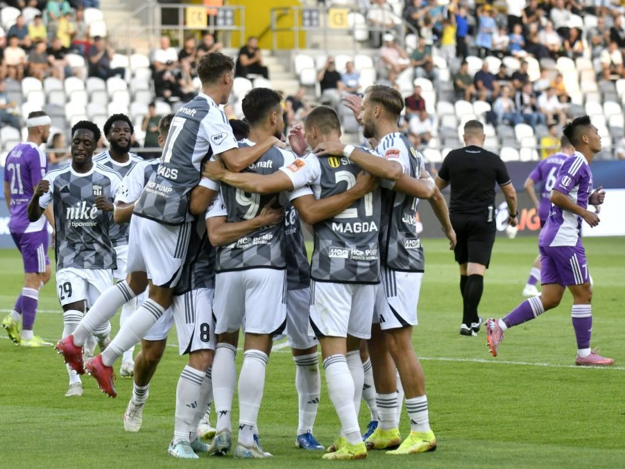 Radosť hráčov FC Košice po góle v zápase proti KFC Komárno.