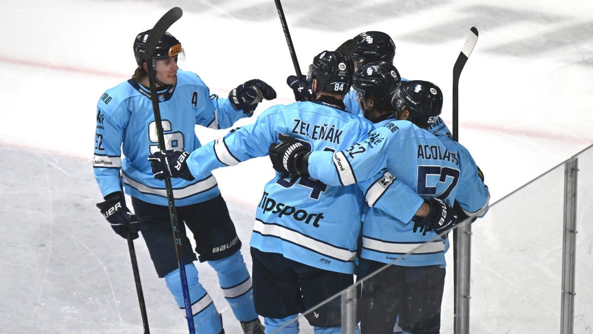 Slovan triumfoval v Ko&scaron;iciach, no krot&iacute; em&oacute;cie: Vyhrali sme bitku, nie vojnu. Oceliari s&uacute; pripraven&iacute; na sedemz&aacute;pasov&uacute; s&eacute;riu