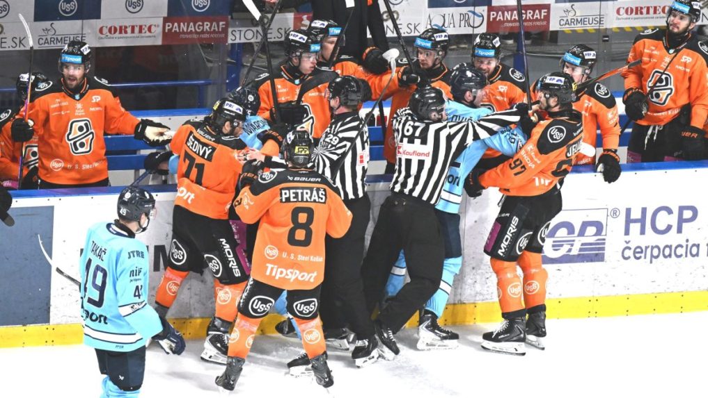 HC Ko&scaron;ice HC Slovan Bratislava