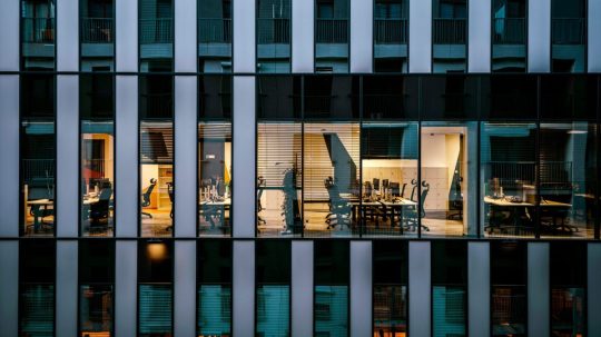 Na ilustračnej snímke budova s kancelárskym priestorom.