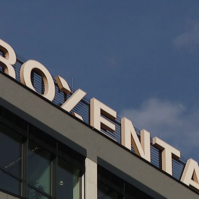 Proxenta lákala ľudí na investície do výroby cukroviniek na Kube.