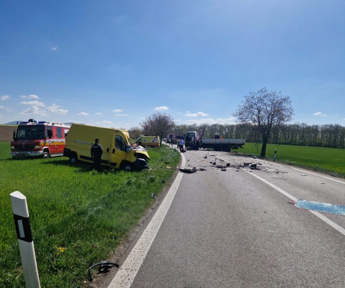 Na sn&iacute;mke miesto dopravnej nehody.