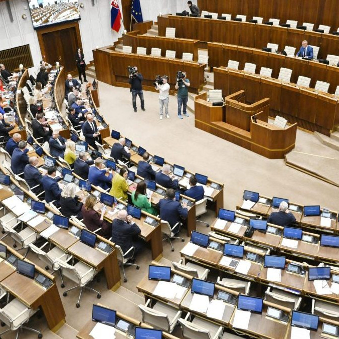 Na ilustračnej snímke parlament.