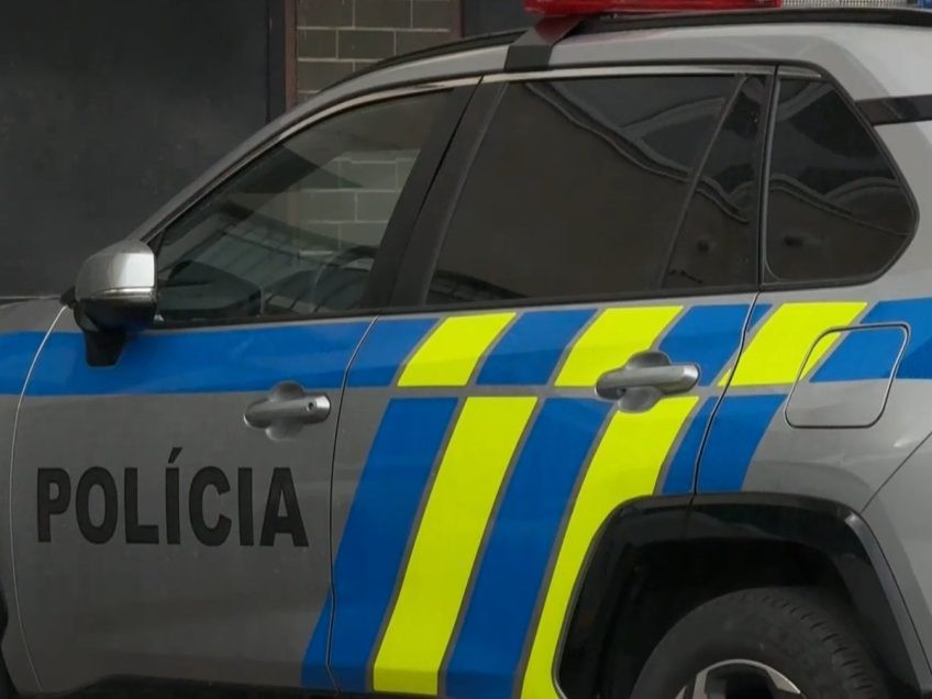 Na ilustračnej snímke policajné auto.