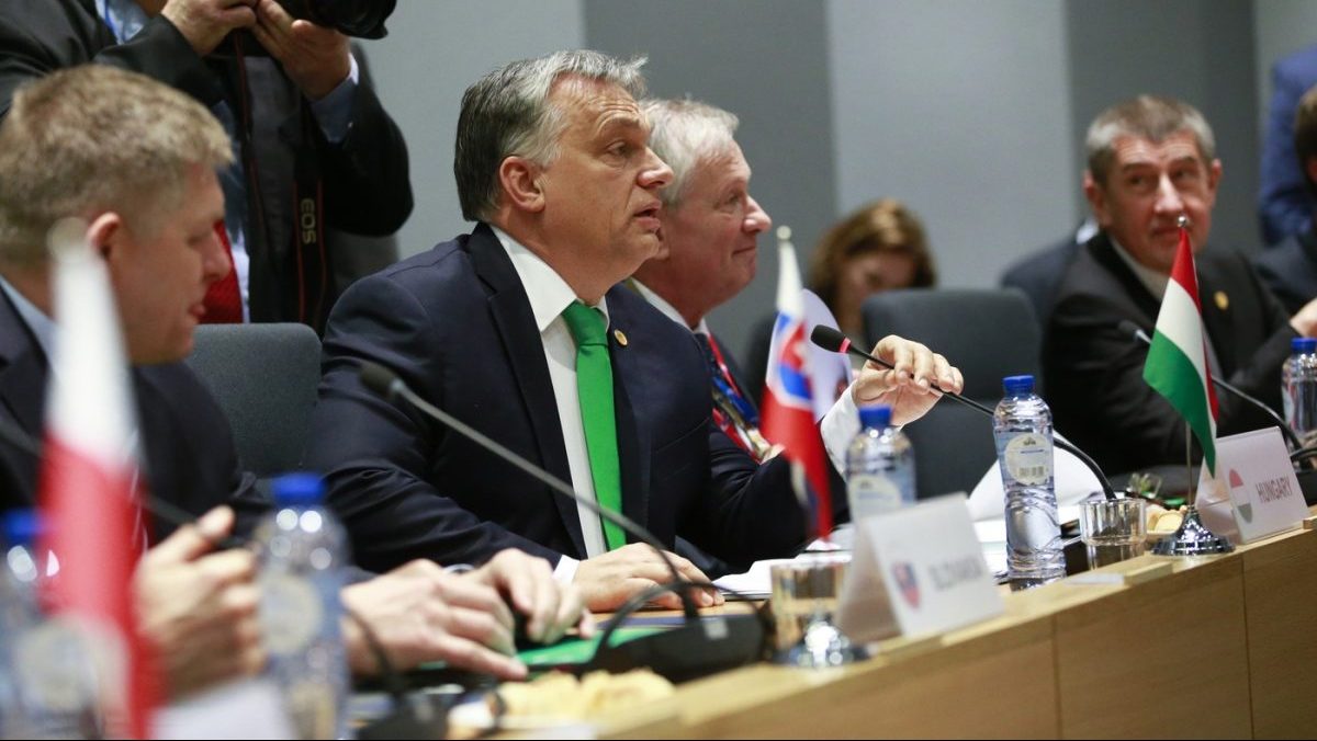 Orb&aacute;nova &eacute;ra konč&iacute; v Maďarsku aj v E&Uacute;. Podľa webu Politico m&ocirc;že rolu hlavn&eacute;ho vzb&uacute;renca v &uacute;nii prevziať p&auml;ť l&iacute;drov