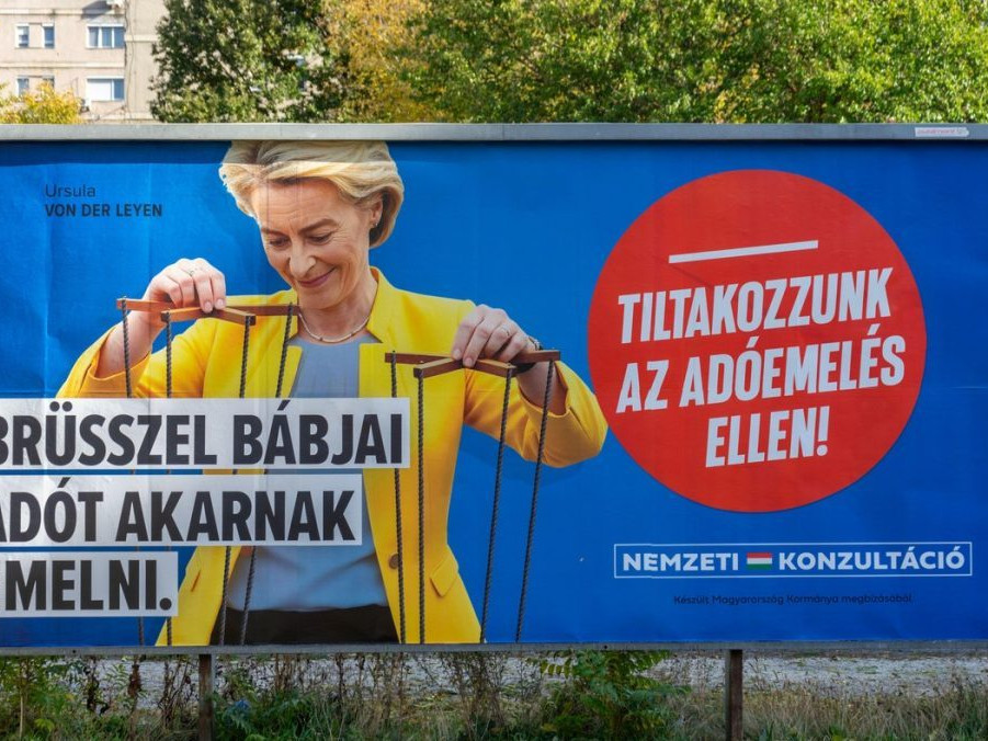 Na snímke kampaň proti predsedníčke EK.