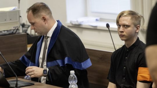 Na snímke Samuel S. počas pojednávania.