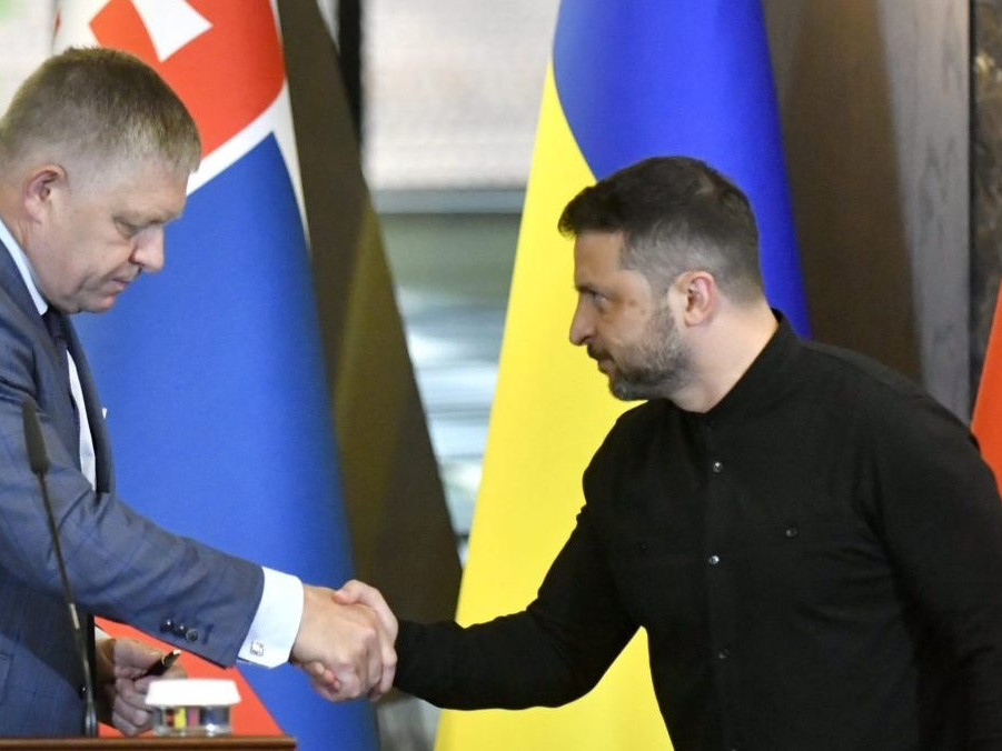 Robert Fico sa stretol s Volodymyrom Zelenským.