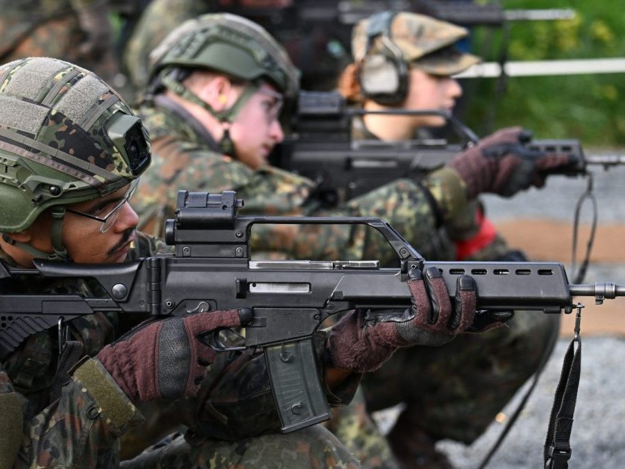 Na snímke nemeckí vojaci.