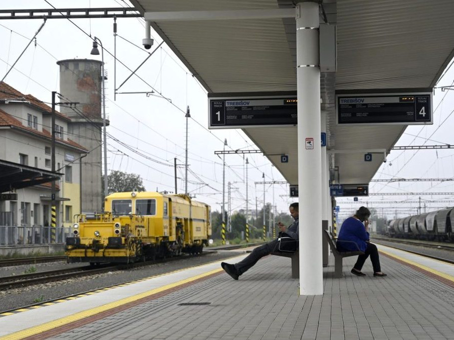 Na ilustračnej snímke železničná stanica.