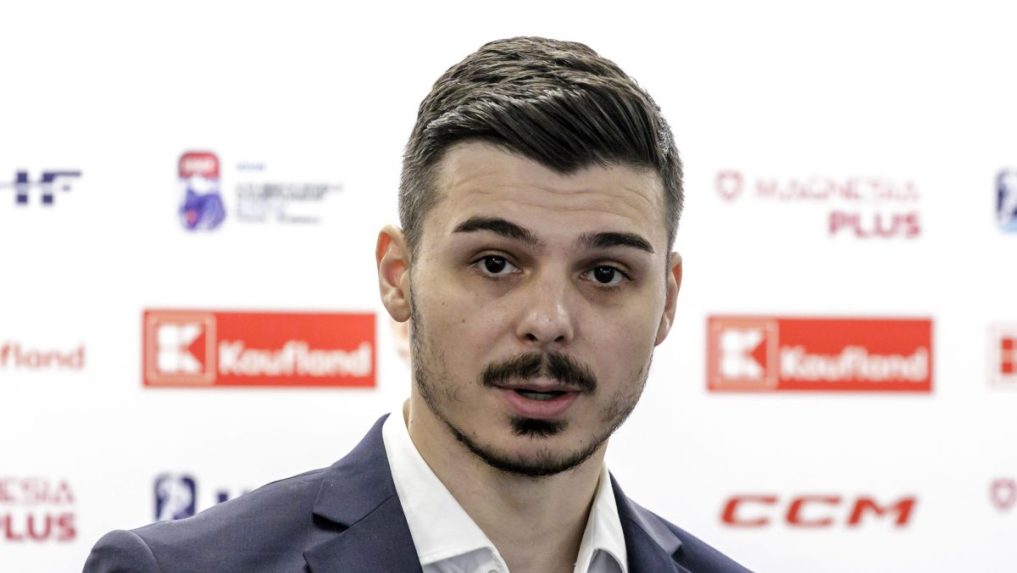 Kormidelník čerstvých vicemajstrov sveta do 18 rokov Martin Dendis.
