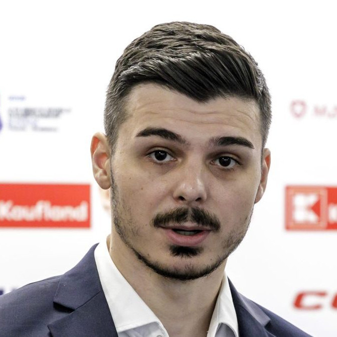 Kormidelník čerstvých vicemajstrov sveta do 18 rokov Martin Dendis.