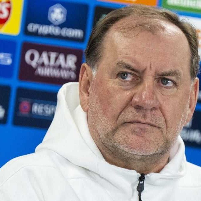 Na snímke tréner ŠK Slovan Bratislava Vladimír Weiss starší.