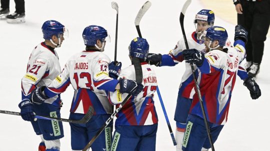Na snímke hokejisti Slovenska sa tešia z druhého gólu počas prípravného stretnutia Slovensko - Lotyšsko.