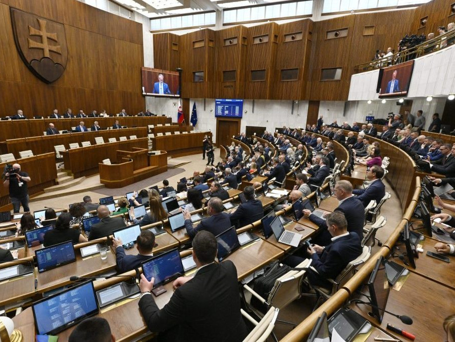 Snímka zo zasadnutia NR SR na poslednej riadnej schôdzi pred tradičnou letnou prestávkou.