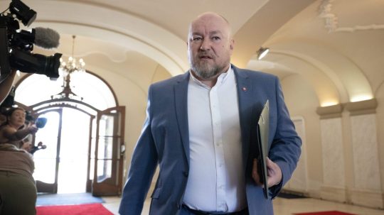 Minister cestovného ruchu a športu Rudolf Huliak.