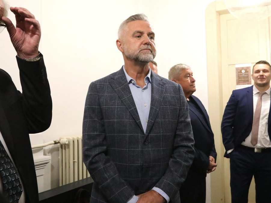 Ostrosledovaná kauza Očistec: Začalo sa hlavné pojednávanie na ŠTS. Na lavici obžalovaných je aj T. Gašpar a N. Bödör