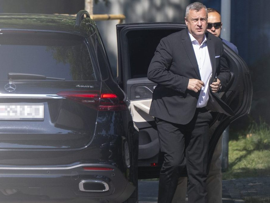 Predseda SNS Andrej Danko pred koaličnou radou.