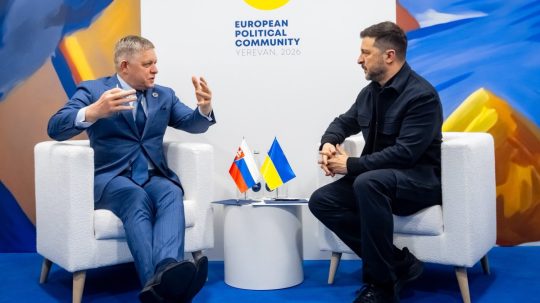 Robert Fico počas stretnutia s Volodymyrom Zelenským.