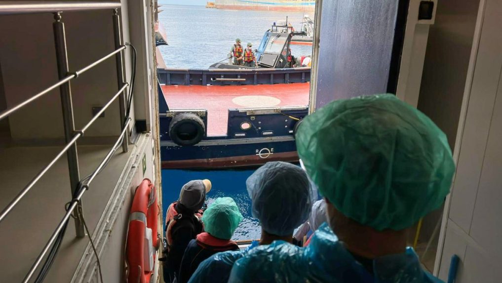 Pasažieri na výletnej lodi MV Hondius postihnutej hantavírusom.