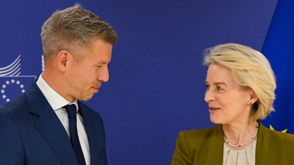 Péter Magyar a Ursula von der Leyenová.