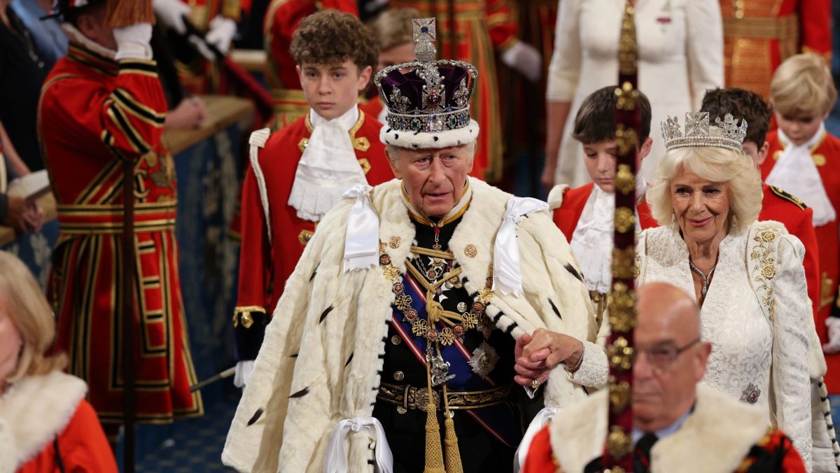 Kr&aacute;ľ Karol III. predstavil program vl&aacute;dy. Bezpečnosť Spojen&eacute;ho kr&aacute;ľovstva sa podrob&iacute; sk&uacute;&scaron;ke, vyhl&aacute;sil