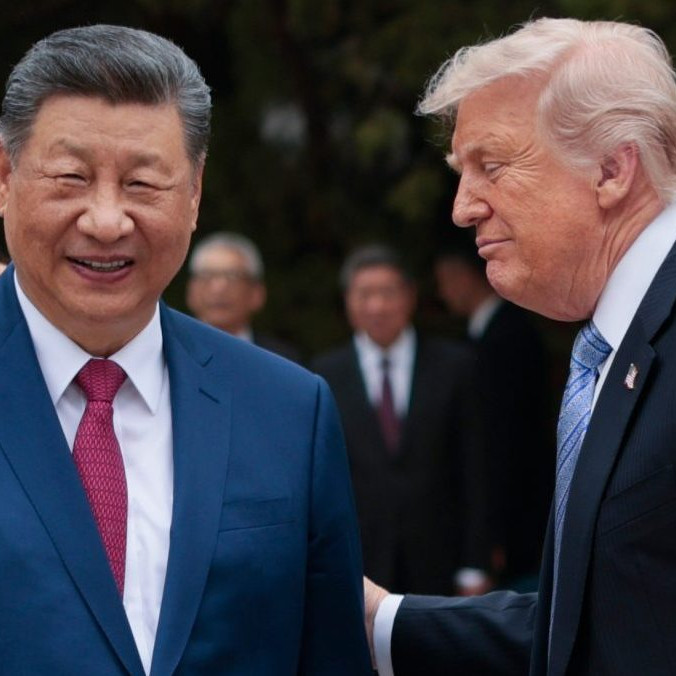 Americký prezident Donald Trump (vpravo) a čínsky prezident Si Ťin-pching.