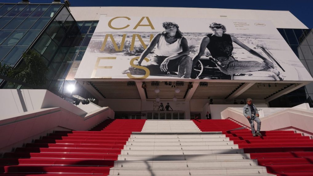 Na snímke príprava festivalu Cannes.